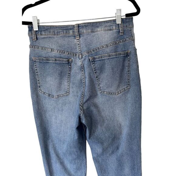 BCBgeneration Light Wash Cropped Cuffed Stretch High-Rise Jeans size 30 - Picture 8 of 12